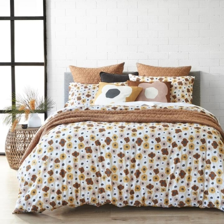 Daisy Quilt Cover Queen Size 210X210cm by Alex Liddy-Queen