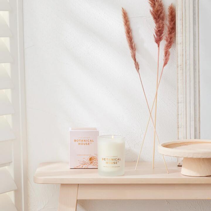 Candle Cedarwood & Dark Chocolate Size 11.3X8.6X8.6cm by Botanical House