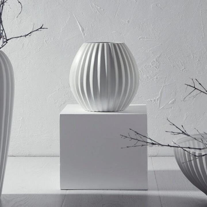 Montauk Vase Small Size 18X19cm by Deborah Hutton