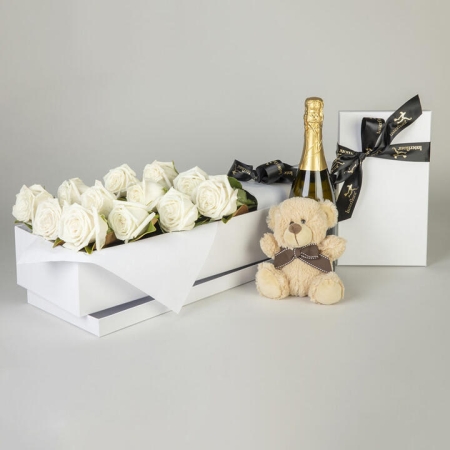 12 White Roses in Presentation Box with Chocolates