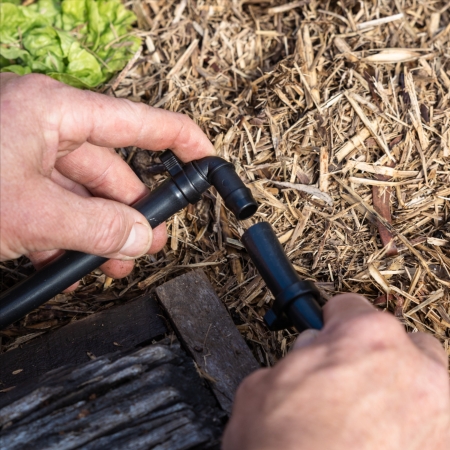 Change direction neatly in a 13mm Hoselink irrigation supply line with this 13mm Elbow. The right-angle fitting connects two lengths of compatible poly pipe