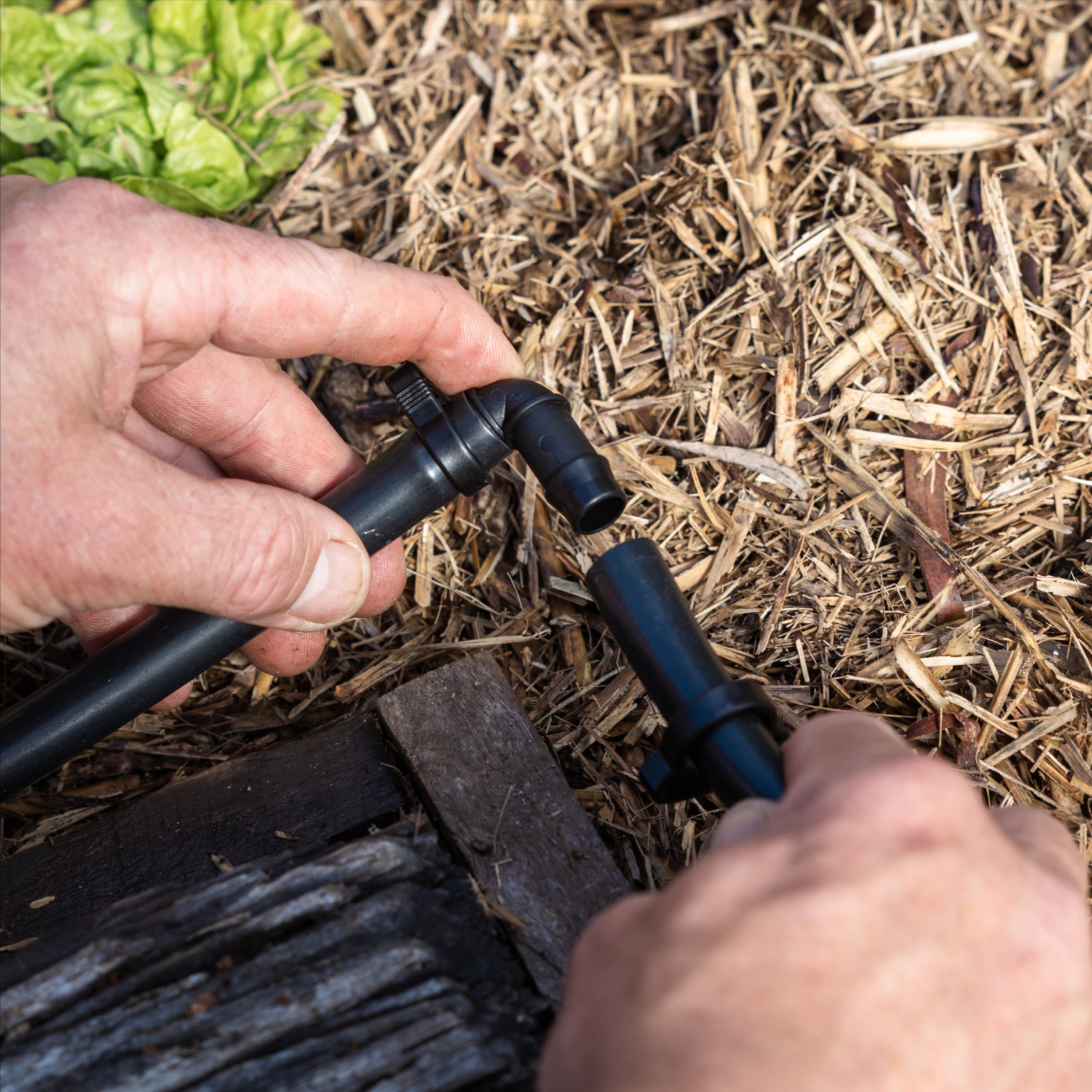 Change direction neatly in a 13mm Hoselink irrigation supply line with this 13mm Elbow. The right-angle fitting connects two lengths of compatible poly pipe