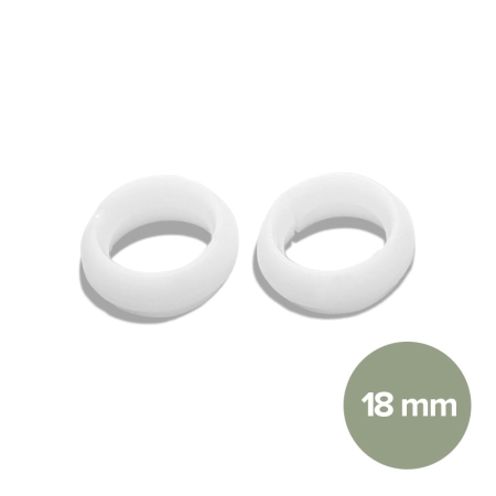 Repair or maintain Hoselink’s industrial-size hose fittings with this pack of replacement 18mm Split Rings. The rings form part of the internal clamping assembly that secures an 18mm connector to the hose. Keep them as spares for rural or commercial watering setups where a fitting may need to be disassembled and rebuilt. These components are made specifically for Hoselink 18mm fittings and are not compatible with the standard 12mm connector range.