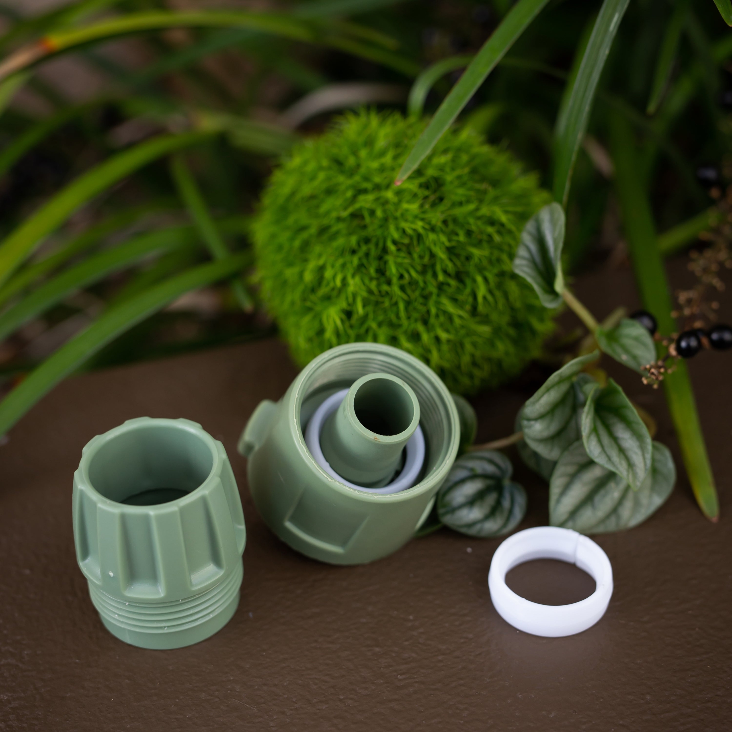 Repair or maintain Hoselink’s industrial-size hose fittings with this pack of replacement 18mm Split Rings. The rings form part of the internal clamping assembly that secures an 18mm connector to the hose. Keep them as spares for rural or commercial watering setups where a fitting may need to be disassembled and rebuilt. These components are made specifically for Hoselink 18mm fittings and are not compatible with the standard 12mm connector range.