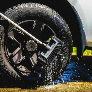 Wash vehicles