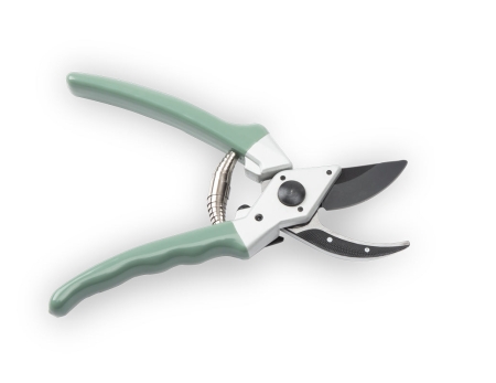Handle routine pruning with the Hoselink 225mm Secateurs in sage green. Sharp high-carbon Japanese steel blades provide clean cuts through flowers