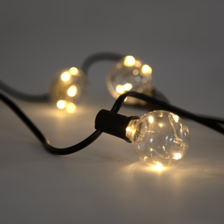 Extend a compatible Hoselink DAZZLE Solar Party Garland Light system with this warm white 25-bulb extension. The extra string increases coverage across pergolas