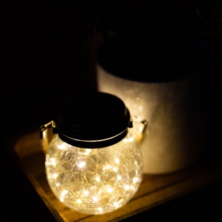 Add a sparkling decorative feature to tables