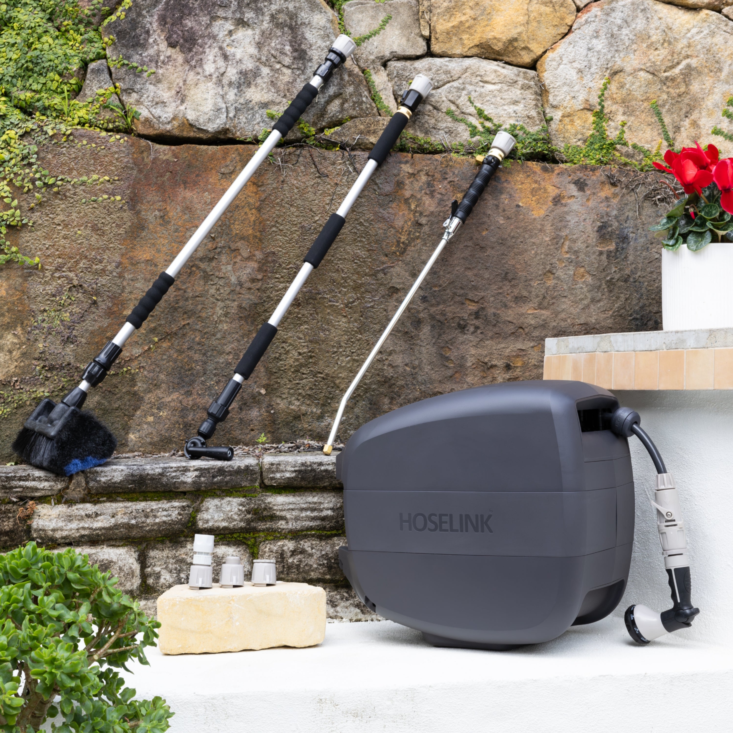 Combine organised hose storage with practical outdoor cleaning equipment in the Hoselink Handy Cleaning and Hose Reel Pack. The package pairs a retractable reel with selected cleaning accessories for washing vehicles