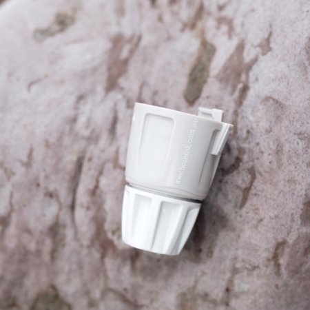 Replace the outlet fitting on a Hoselink Classic Hi-Flow Retractable Hose Reel with this 14mm Hose End Connector. The fitting clamps to the reel’s larger internal-diameter hose and connects to compatible Hoselink accessory fittings. It is designed specifically for the discontinued Hi-Flow reel system