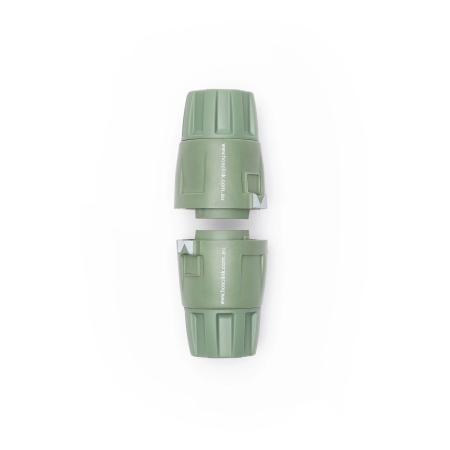 Join or extend two industrial-size 18mm garden hoses with the Hoselink 18mm Hose Joiner Set. The fittings clamp securely to each hose end and connect with Hoselink’s watertight bayonet action