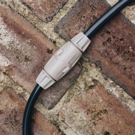 Join two lengths of 12mm garden hose securely with the Hoselink Hose Joiner Set. The no-burst bayonet-style connection creates a watertight link that is useful for extending a hose