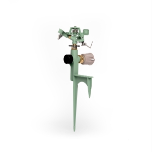 Water larger lawns and open garden areas with the Hoselink Impulse Sprinkler Spike. The pulsating sprinkler head distributes water over a wide adjustable arc