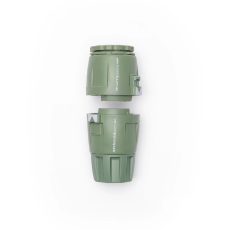 Connect an 18mm internal-diameter hose to a suitable garden tap using the Hoselink 18mm Tap to Hose Connector Set. The heavy-duty fittings provide a secure