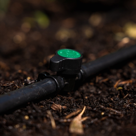 Add local flow control to a 13mm irrigation main line with the Hoselink 13mm Valve. The in-line tap allows a branch or section of poly pipe to be turned on