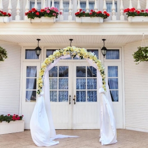 CostwayDecorative Lightweight Arch with Stakes for Garden/Wedding/Lawn
